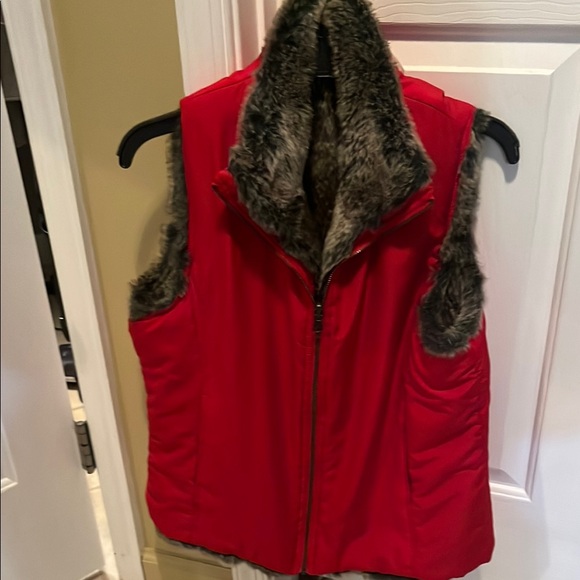 Red Faux Fur Lined Women's Vest - Picture 2 of 3